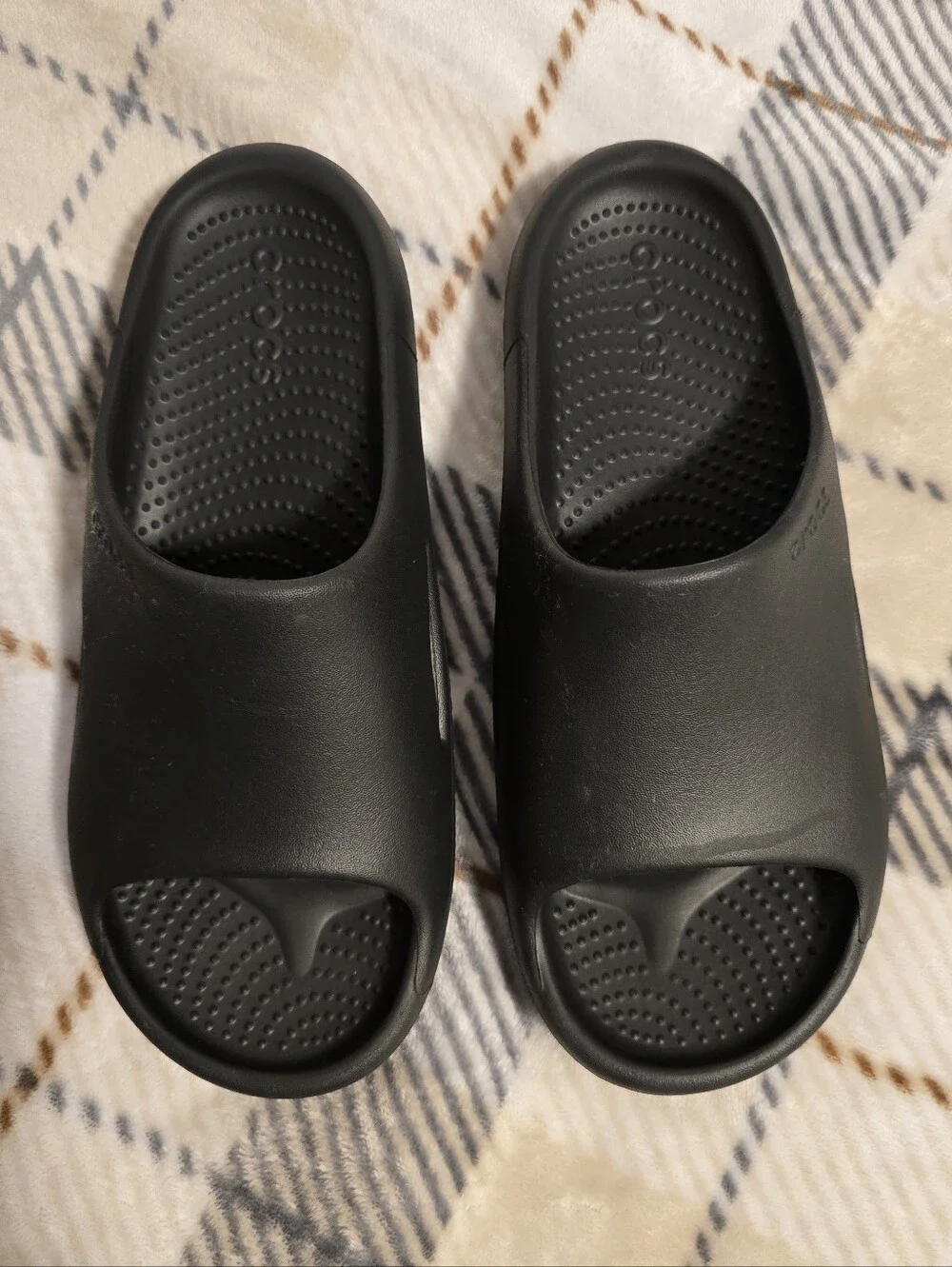 CROCS  Black Slip-On Slide Sandals